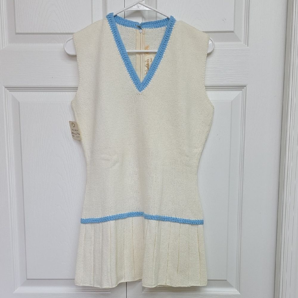 Vintage 1970s Hamton Court Tennis Skirt Cream/White And Blue Pleated Knitted NWT